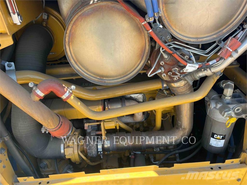 CAT 16 معدات تمهيد الطرق