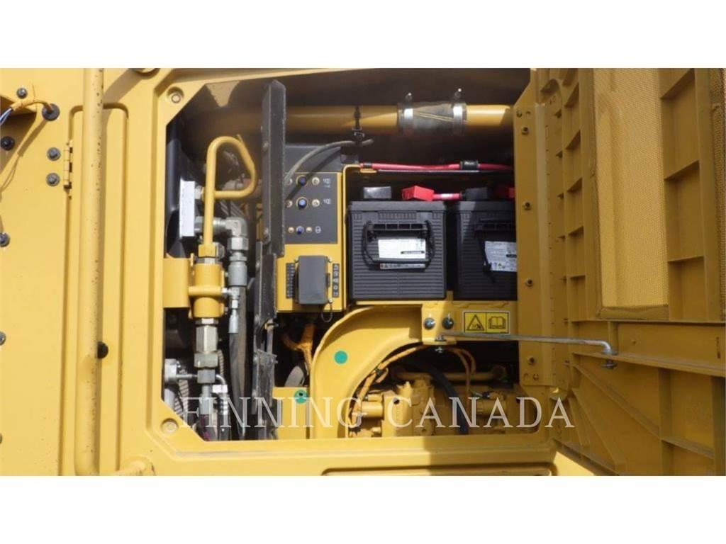 CAT 160-15 AWD معدات تمهيد الطرق