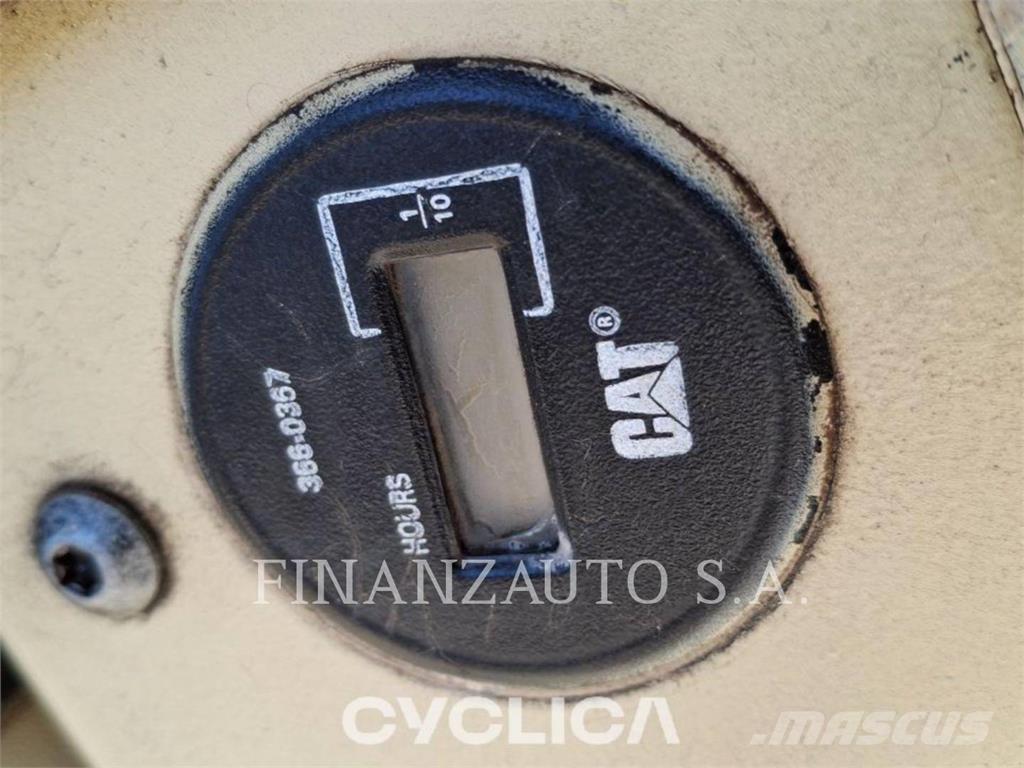 CAT 160H معدات تمهيد الطرق