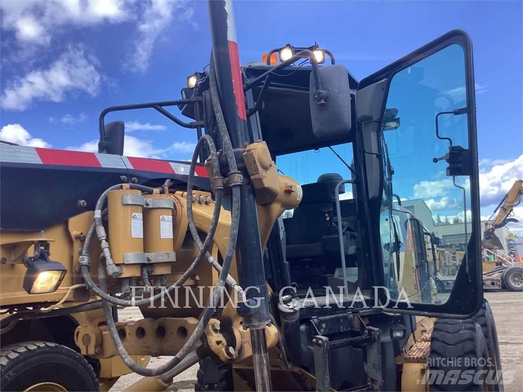 CAT 160M معدات تمهيد الطرق