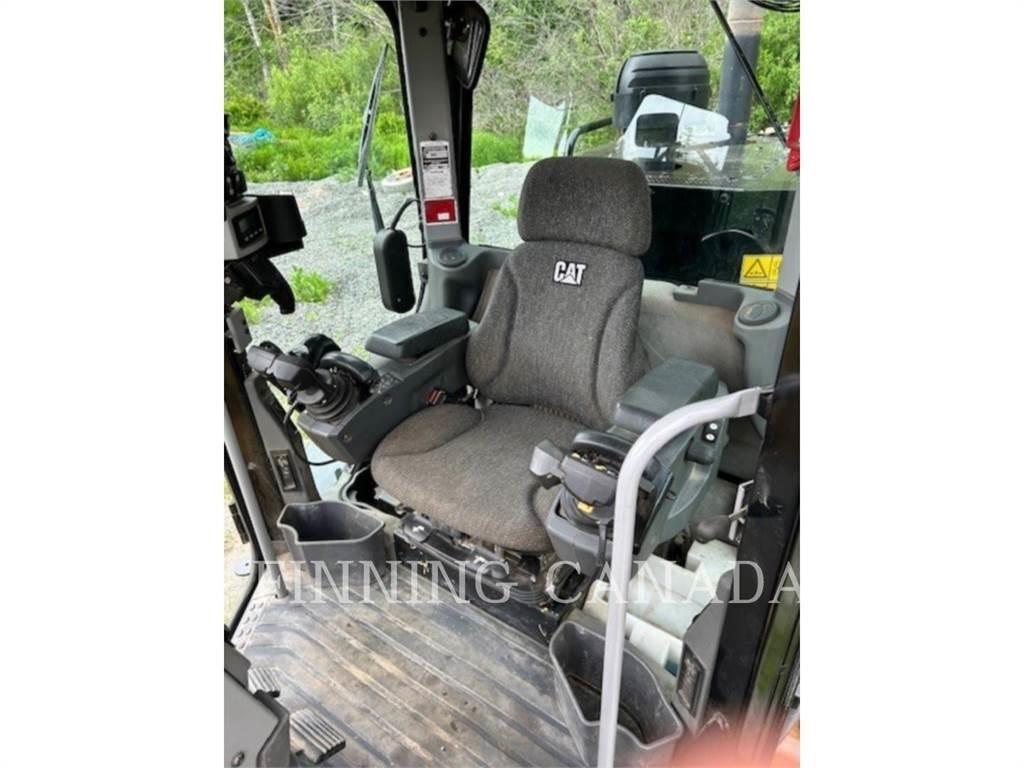 CAT 160M معدات تمهيد الطرق