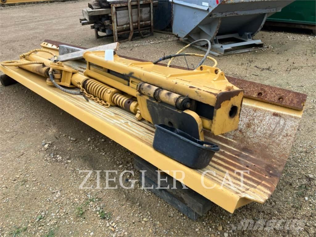 CAT 160M معدات تمهيد الطرق