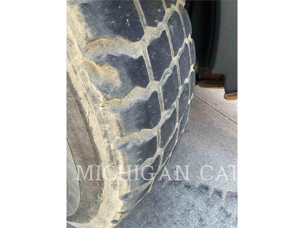 CAT 160M2 AWD معدات تمهيد الطرق
