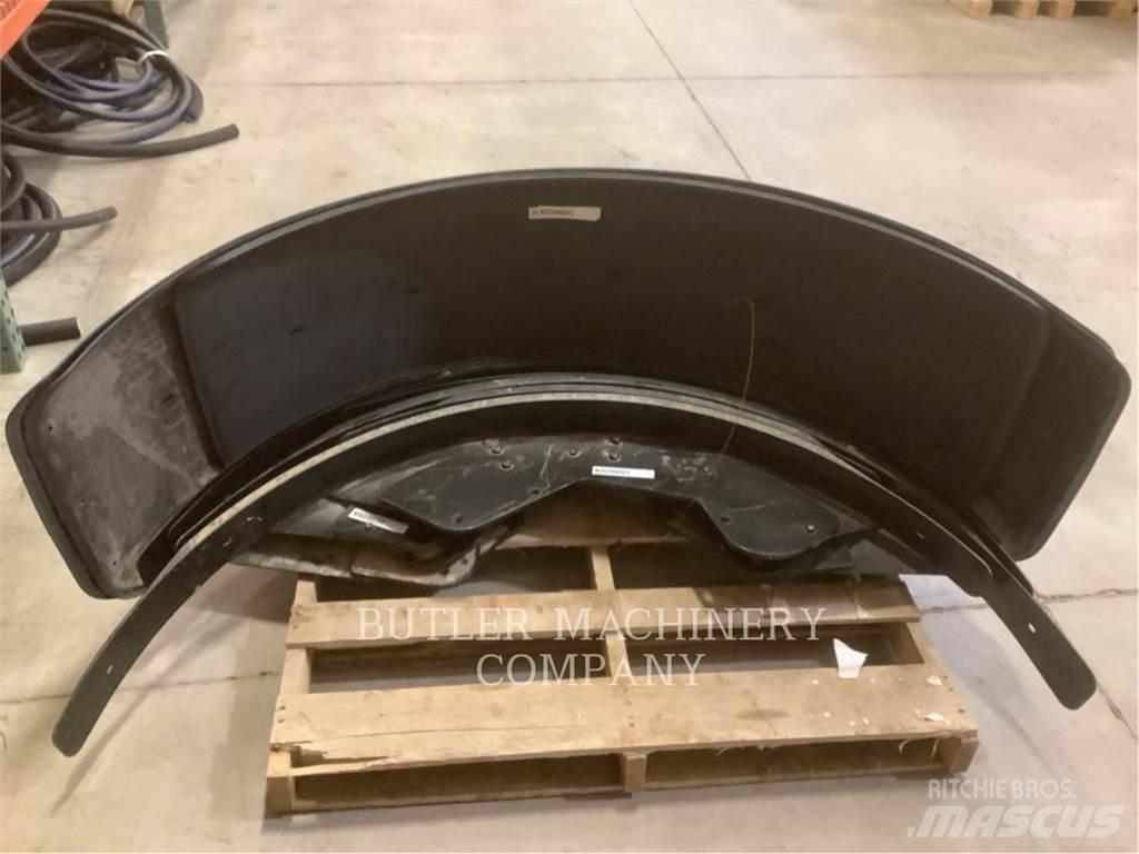 CAT 160M2 REAR FENDER أخرى