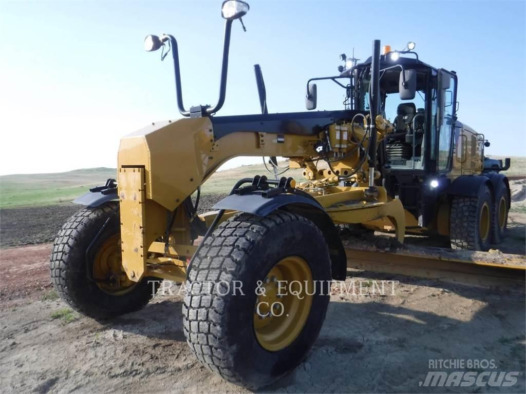CAT 160M3 معدات تمهيد الطرق