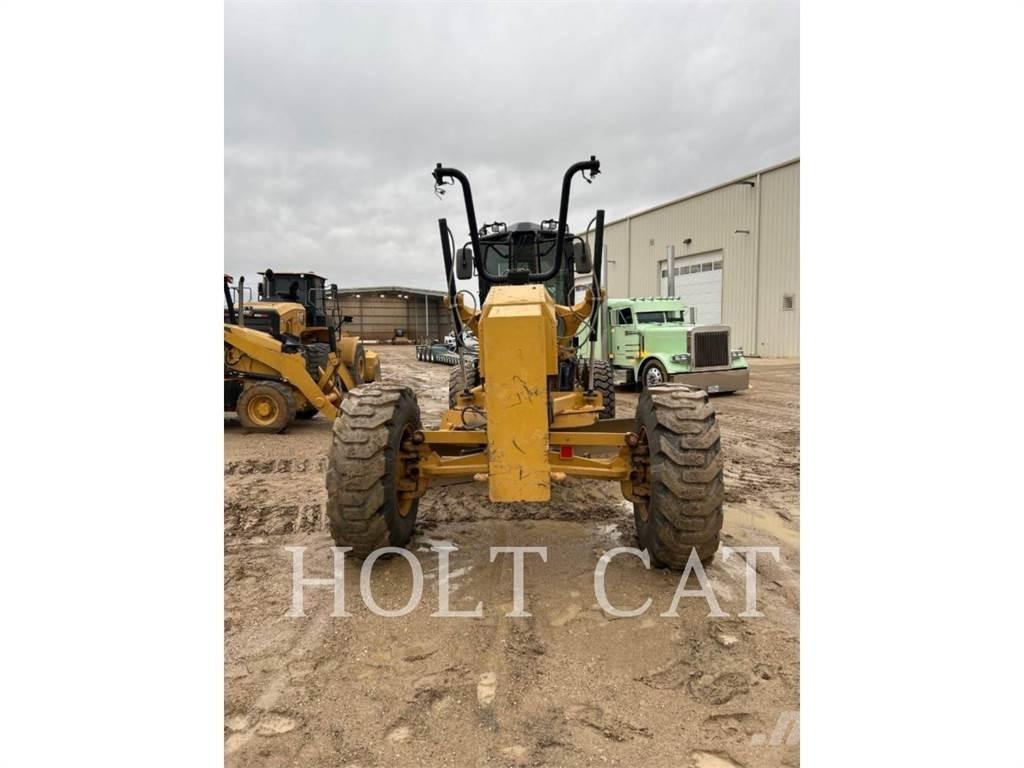 CAT 160M3 معدات تمهيد الطرق
