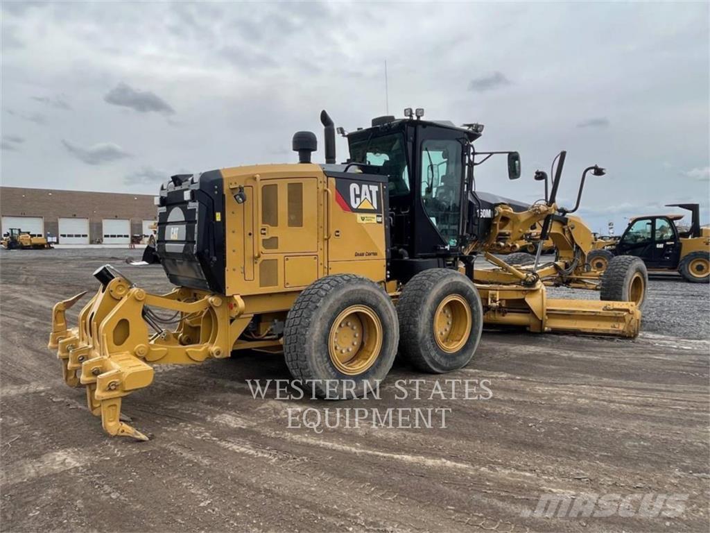 CAT 160M3 معدات تمهيد الطرق