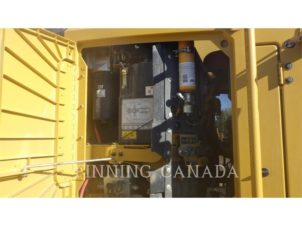 CAT 160M3 معدات تمهيد الطرق