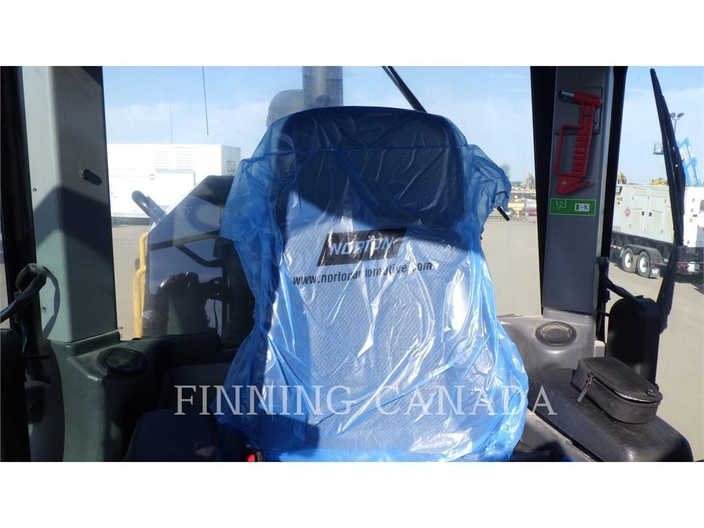 CAT 160M3 معدات تمهيد الطرق