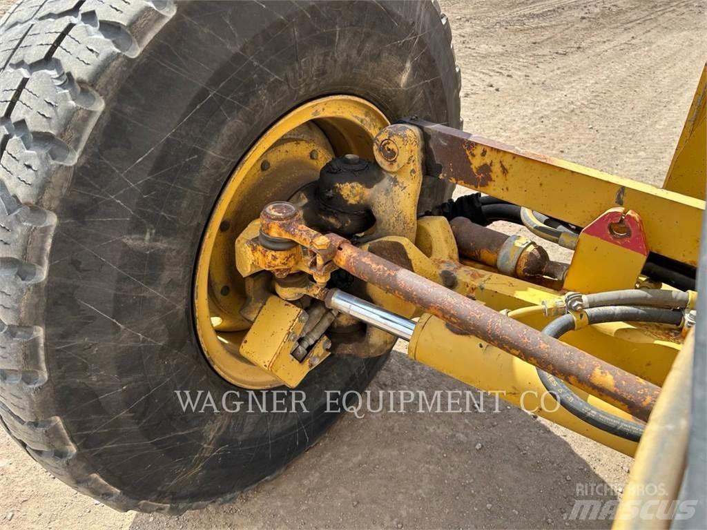 CAT 163H AWD معدات تمهيد الطرق