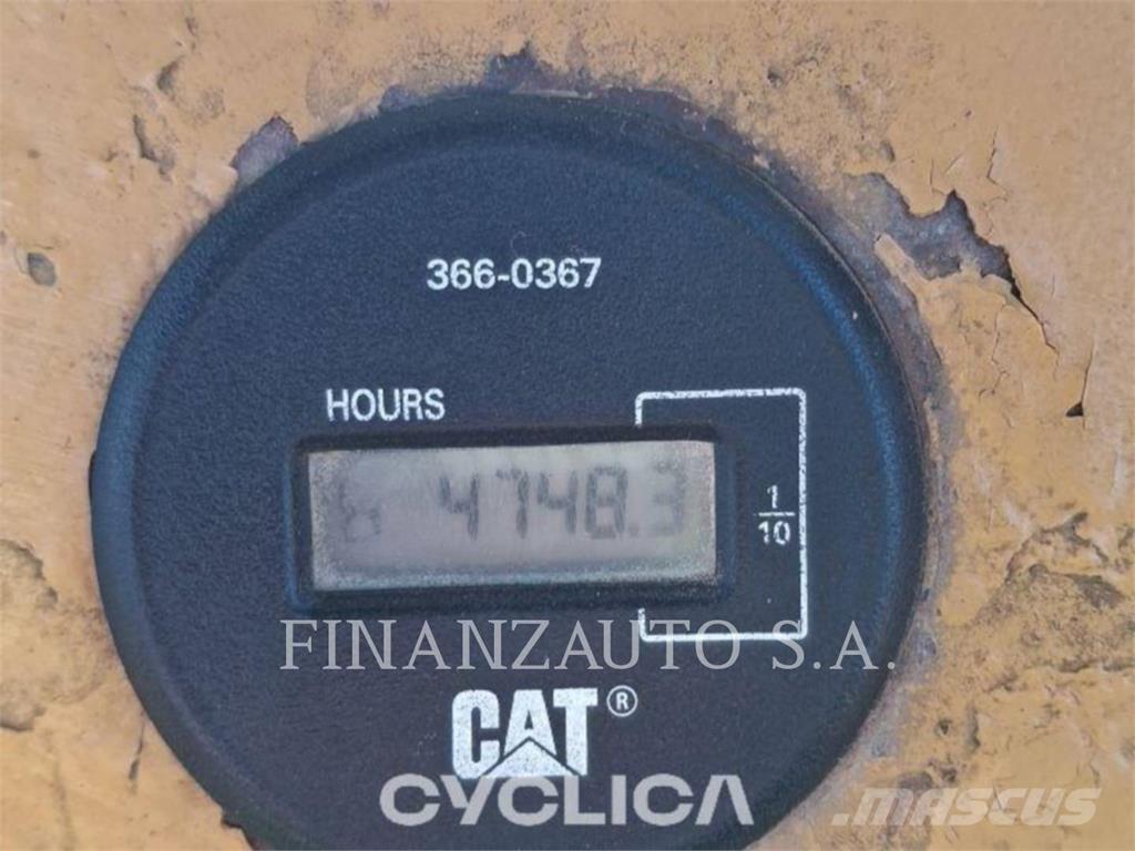 CAT 16G معدات تمهيد الطرق