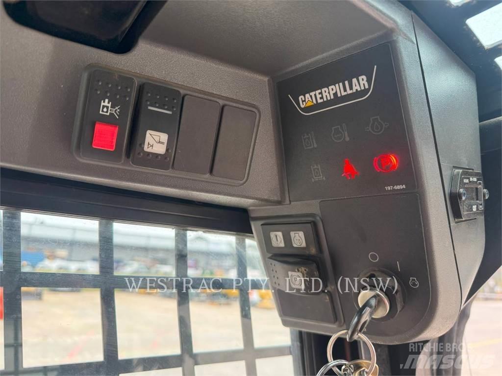 CAT 216B3 AC لوادر انزلاقية التوجيه