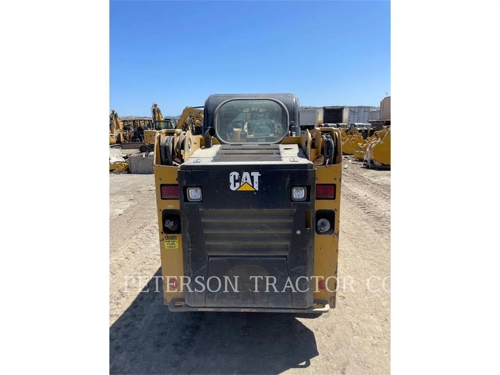 CAT 226D لوادر انزلاقية التوجيه