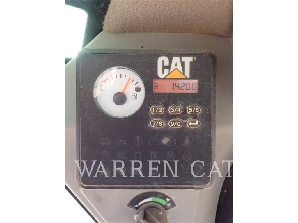 CAT 226D لوادر انزلاقية التوجيه