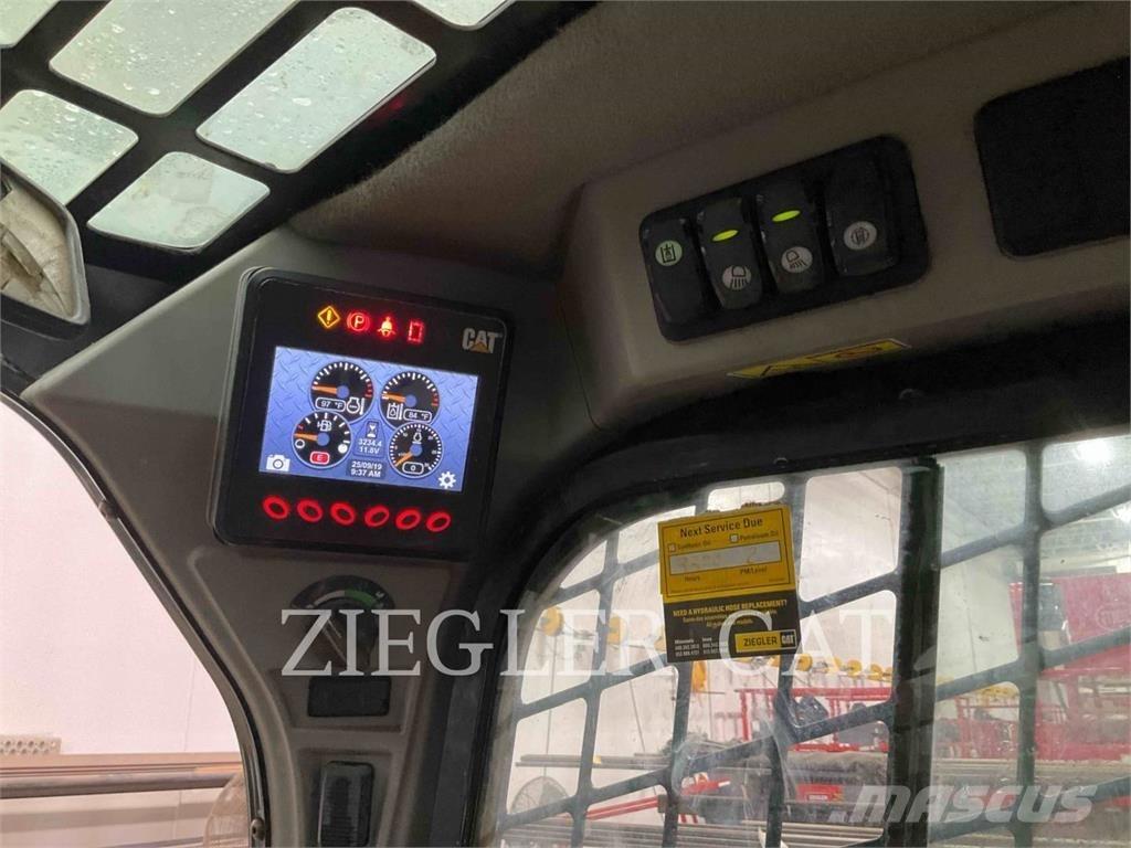 CAT 226D لوادر انزلاقية التوجيه