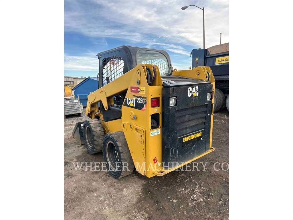 CAT 226D C1-H2 لوادر انزلاقية التوجيه