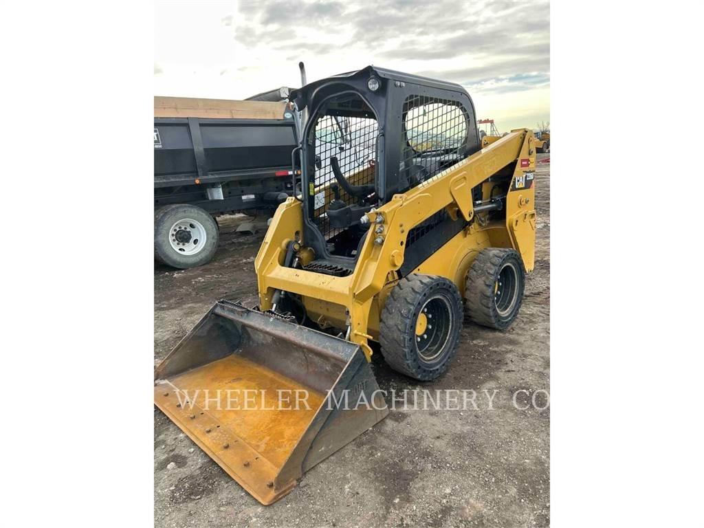 CAT 226D C1-H2 لوادر انزلاقية التوجيه