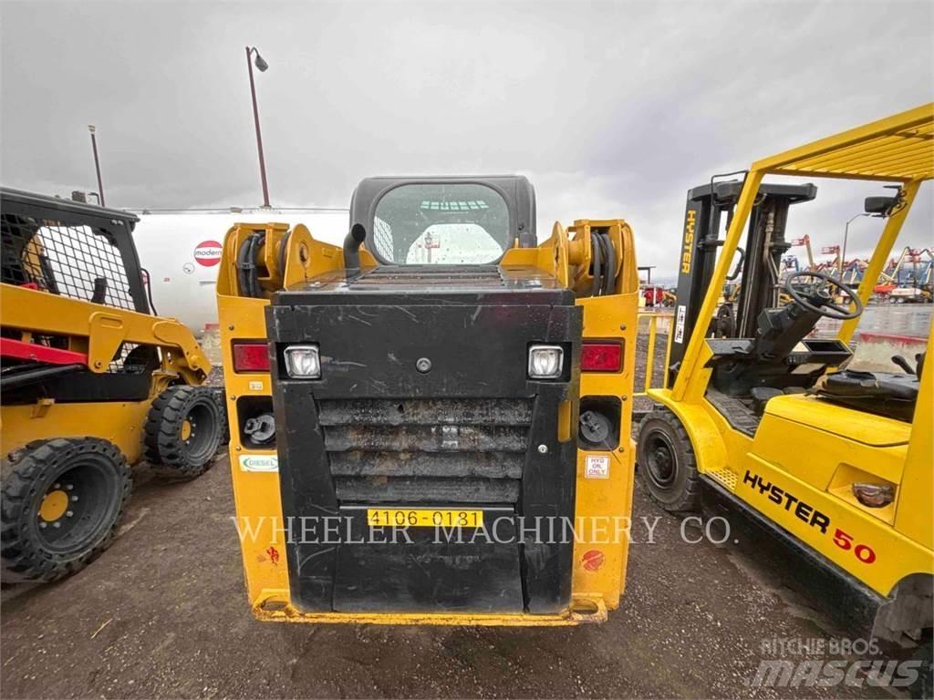 CAT 226D C1-H2 لوادر انزلاقية التوجيه