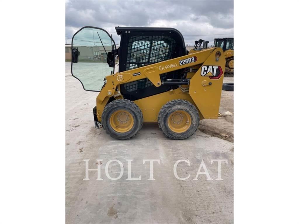 CAT 226D CAB لوادر انزلاقية التوجيه