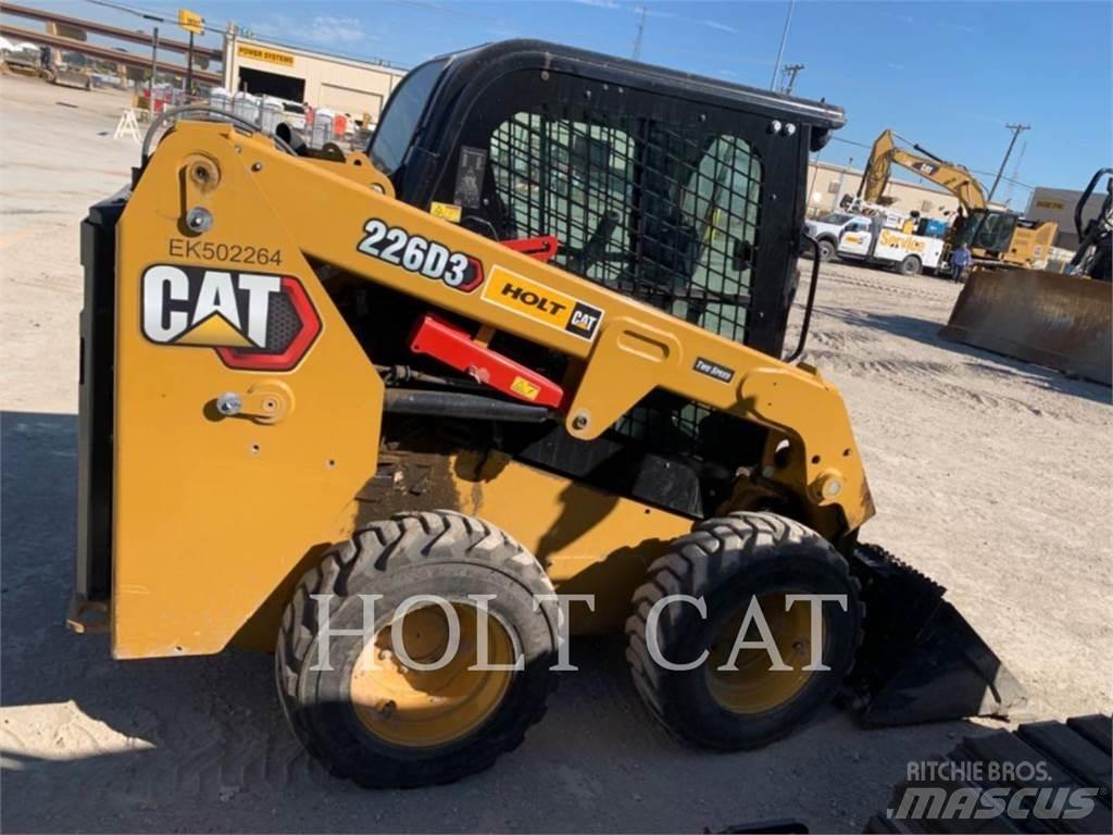 CAT 226D CAB لوادر انزلاقية التوجيه