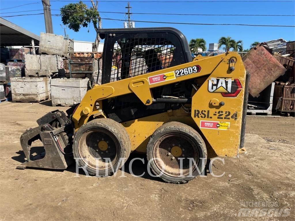 CAT 226D3 لوادر انزلاقية التوجيه