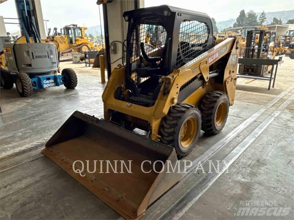 CAT 226D3 لوادر انزلاقية التوجيه