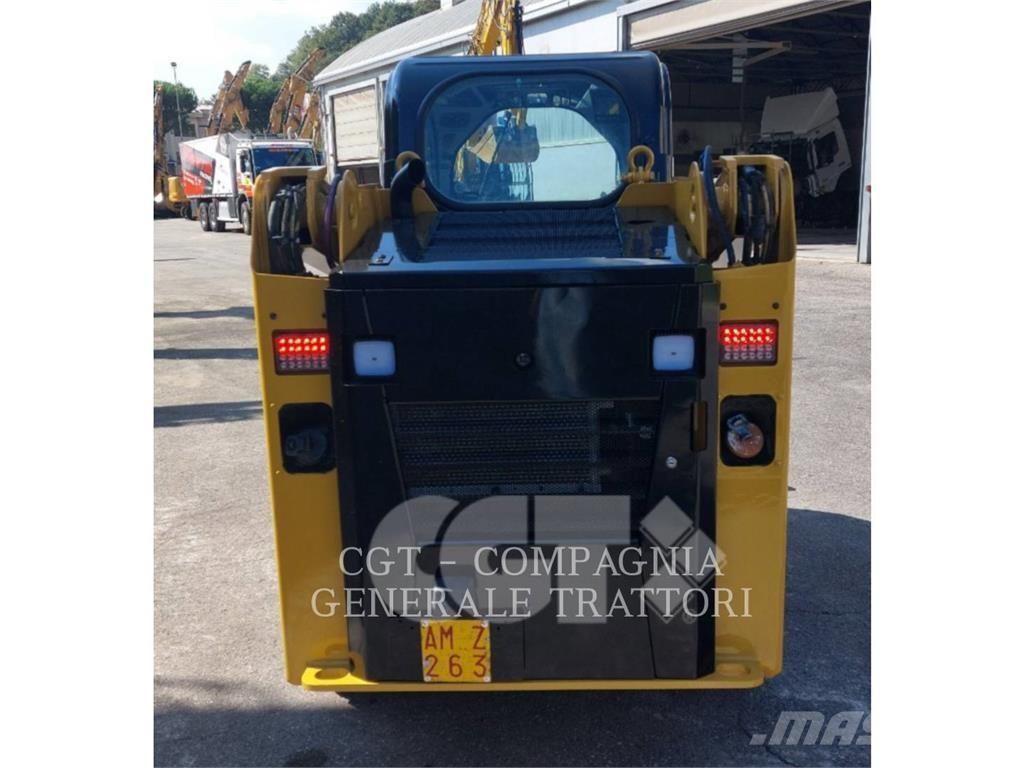 CAT 226D3 لوادر انزلاقية التوجيه