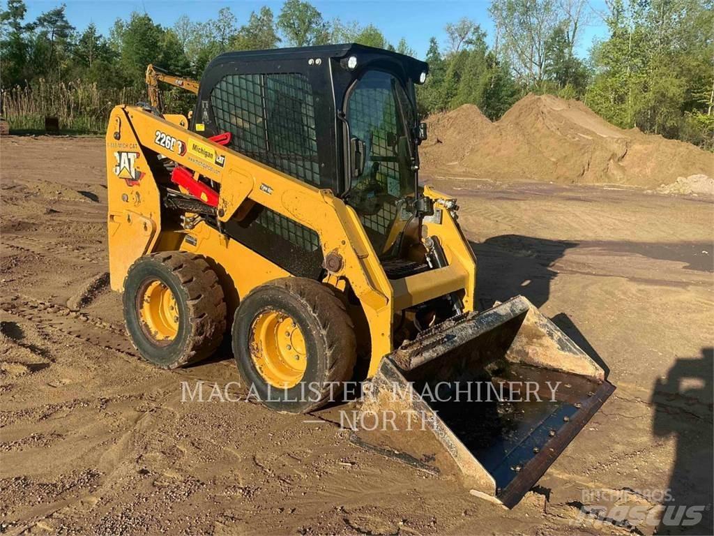 CAT 226D3 AQ لوادر انزلاقية التوجيه