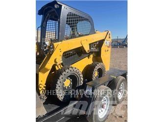 CAT 226D3 C1H2 لوادر انزلاقية التوجيه