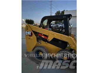 CAT 226D3 C1H2 لوادر انزلاقية التوجيه