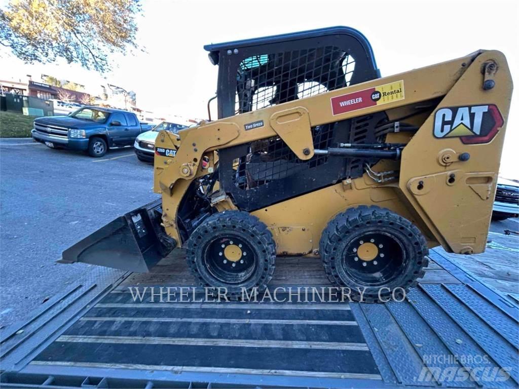 CAT 226D3 C1H2 لوادر انزلاقية التوجيه