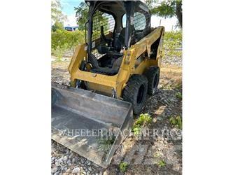 CAT 226D3 C1H2 لوادر انزلاقية التوجيه