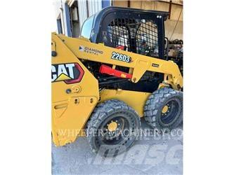 CAT 226D3 C1H2 لوادر انزلاقية التوجيه