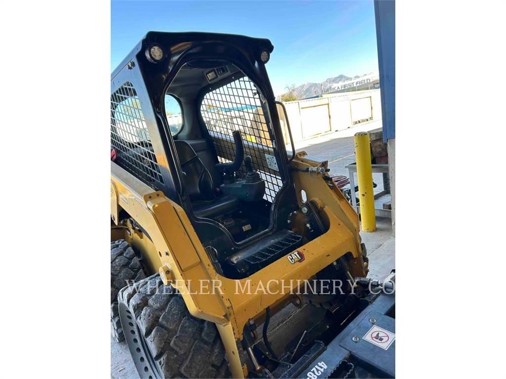CAT 226D3 C1H2 لوادر انزلاقية التوجيه