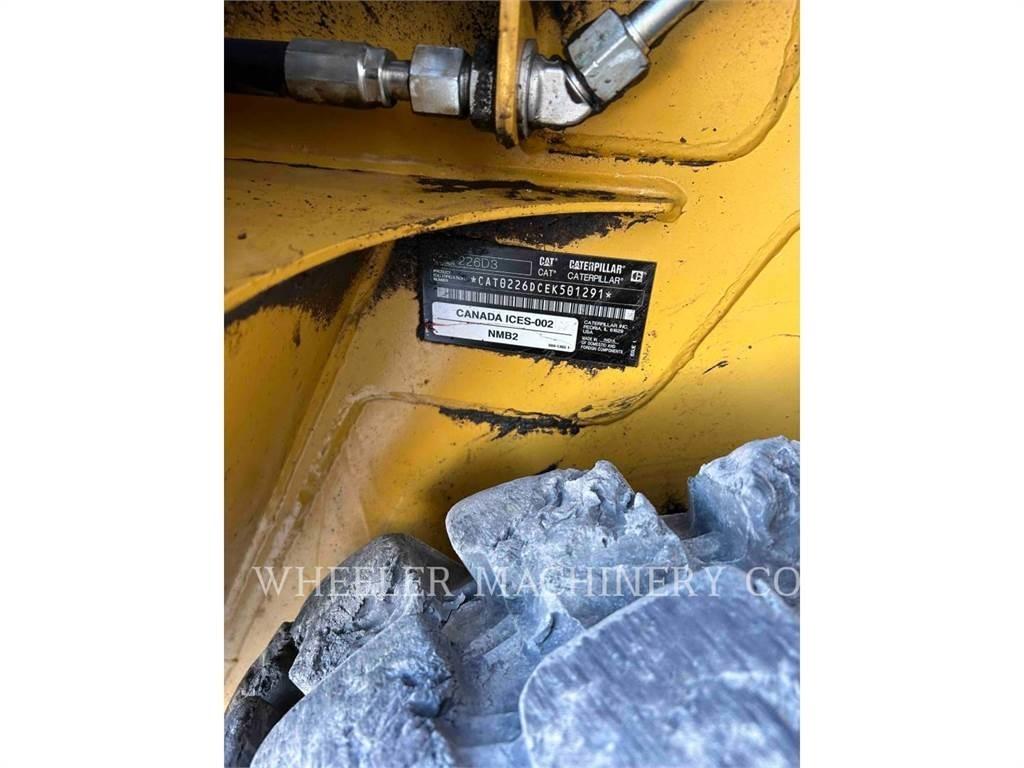 CAT 226D3 C1H2 لوادر انزلاقية التوجيه