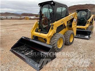 CAT 226D3 C3H2 لوادر انزلاقية التوجيه