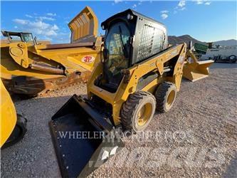 CAT 226D3 C3H2 لوادر انزلاقية التوجيه