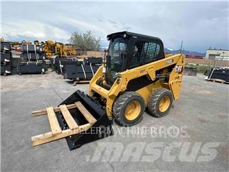 CAT 226D3 C3H2 لوادر انزلاقية التوجيه