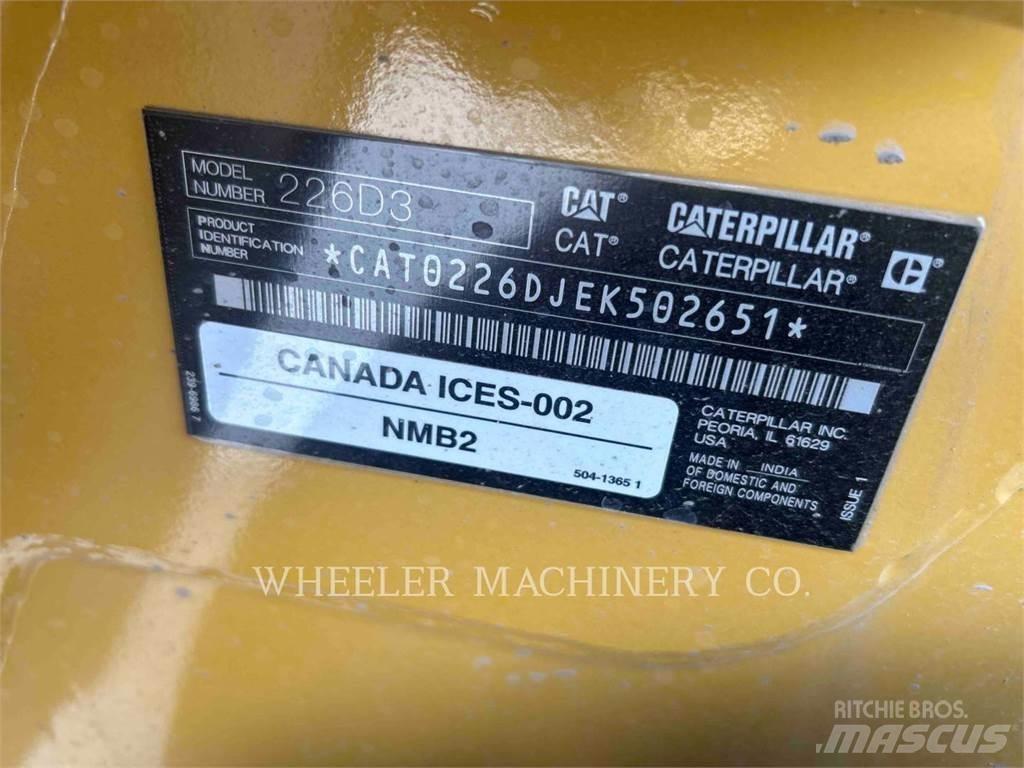CAT 226D3 C3H2 لوادر انزلاقية التوجيه