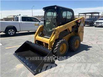 CAT 226D3 C3H2 لوادر انزلاقية التوجيه