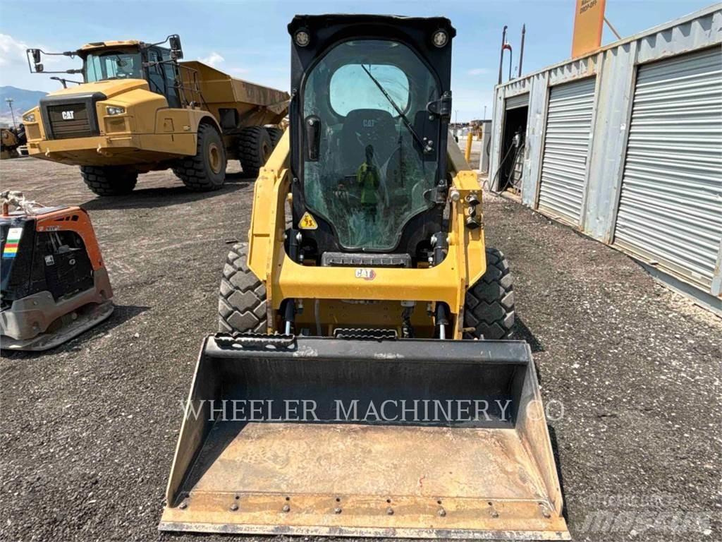 CAT 226D3 C3H2 لوادر انزلاقية التوجيه