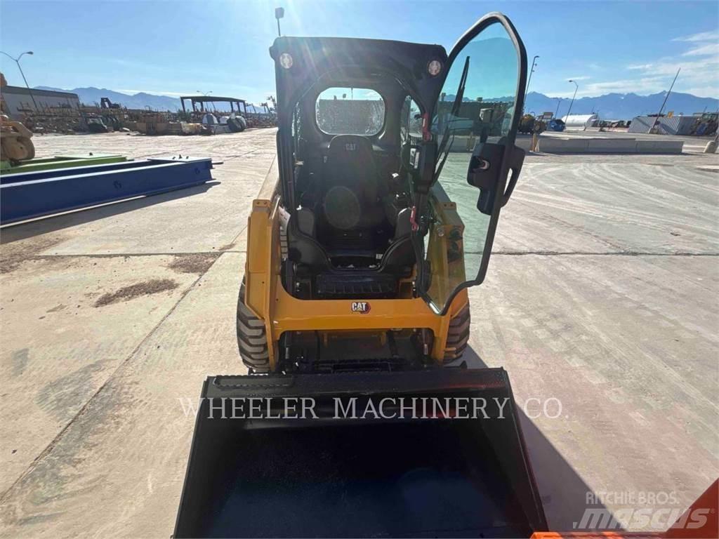 CAT 226D3 C3H2 لوادر انزلاقية التوجيه