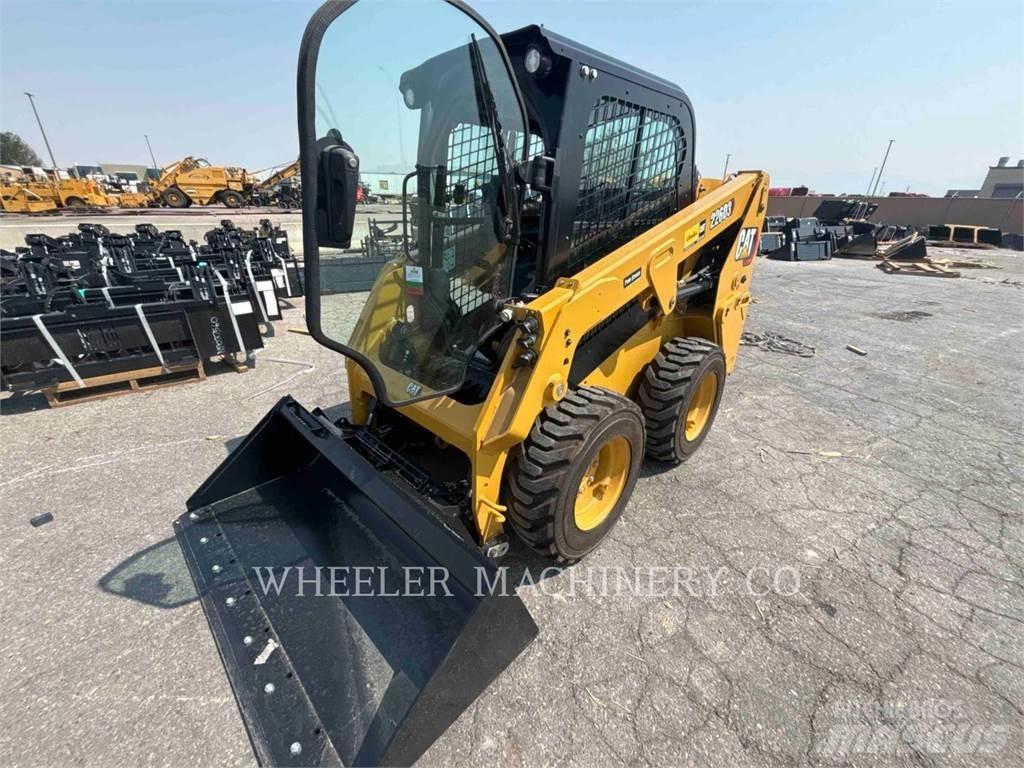 CAT 226D3 C3H2 لوادر انزلاقية التوجيه