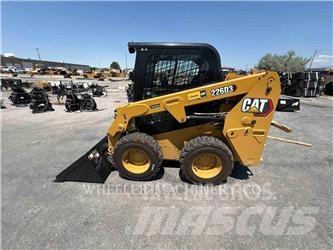 CAT 226D3 C3H2 لوادر انزلاقية التوجيه
