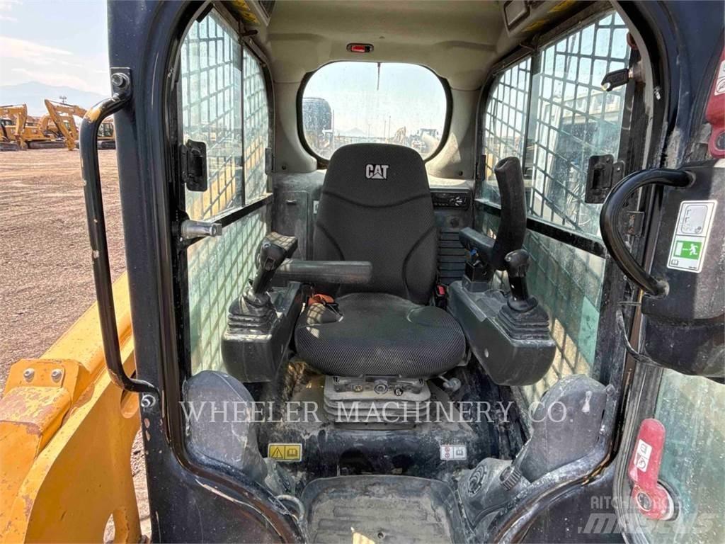 CAT 226D3 C3H2 لوادر انزلاقية التوجيه