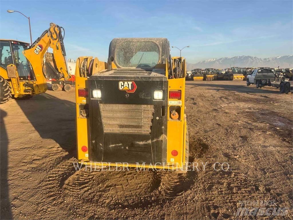 CAT 226D3 C3H2 لوادر انزلاقية التوجيه