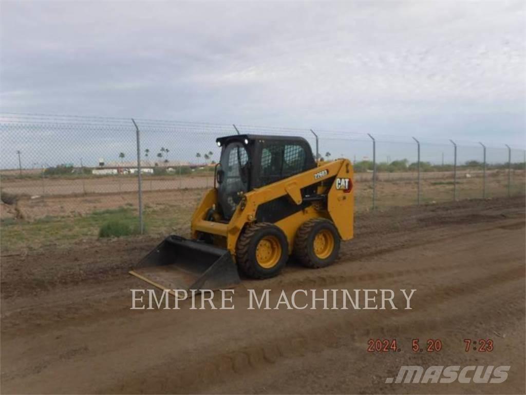 CAT 226D3 CA لوادر انزلاقية التوجيه