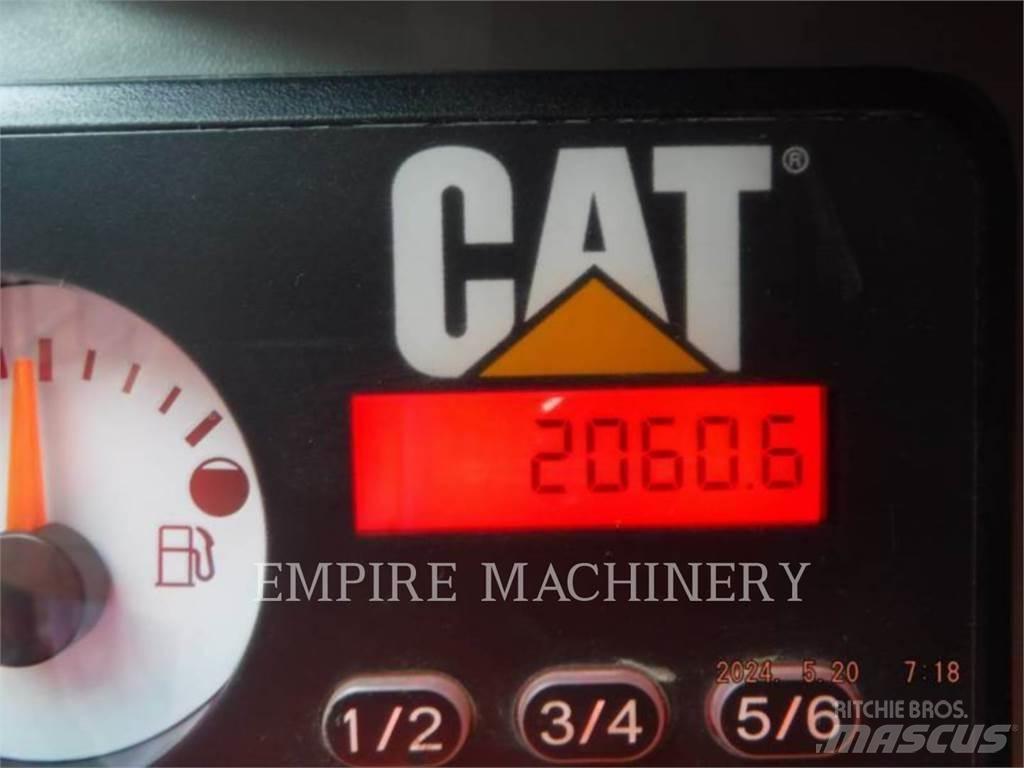 CAT 226D3 CA لوادر انزلاقية التوجيه