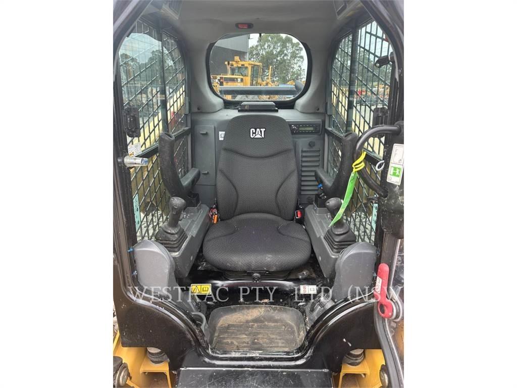 CAT 232D3LRC لوادر انزلاقية التوجيه