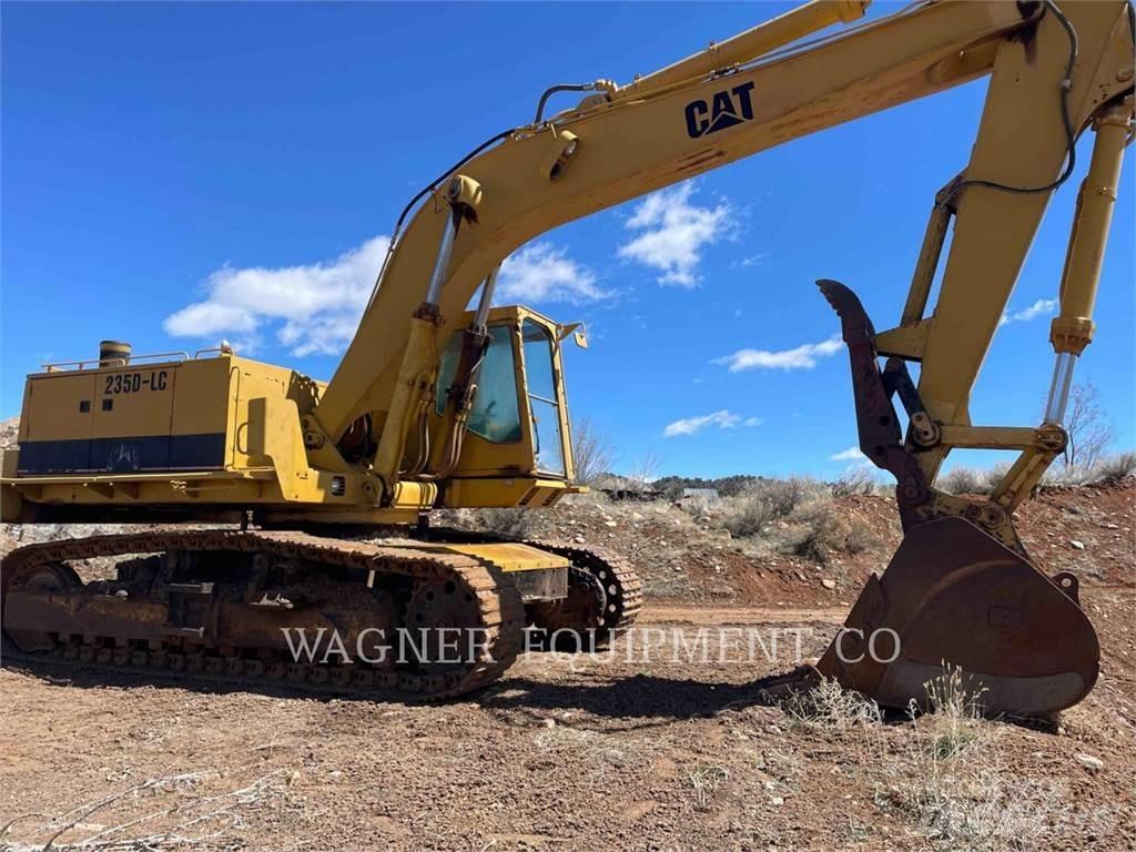 CAT 235D LC حفارات زحافة